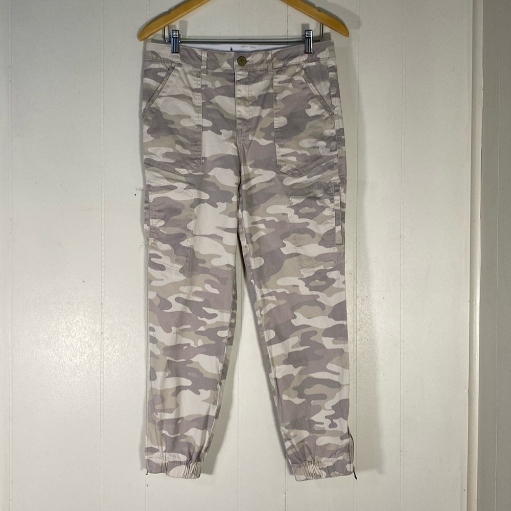 Democracy‎ Women's Camo Jogger Pants Tan Gray Size 8